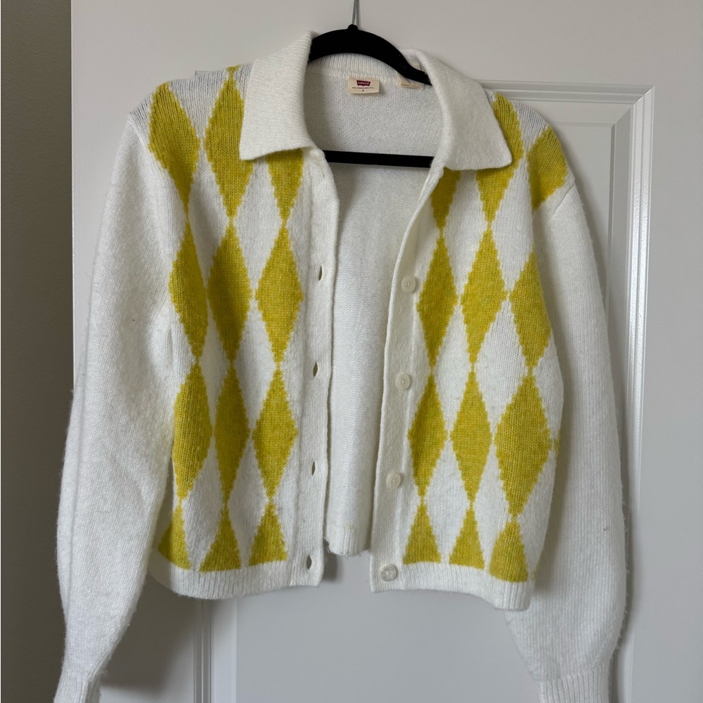 Stylish Yellow and White Argyle Women's Sweater